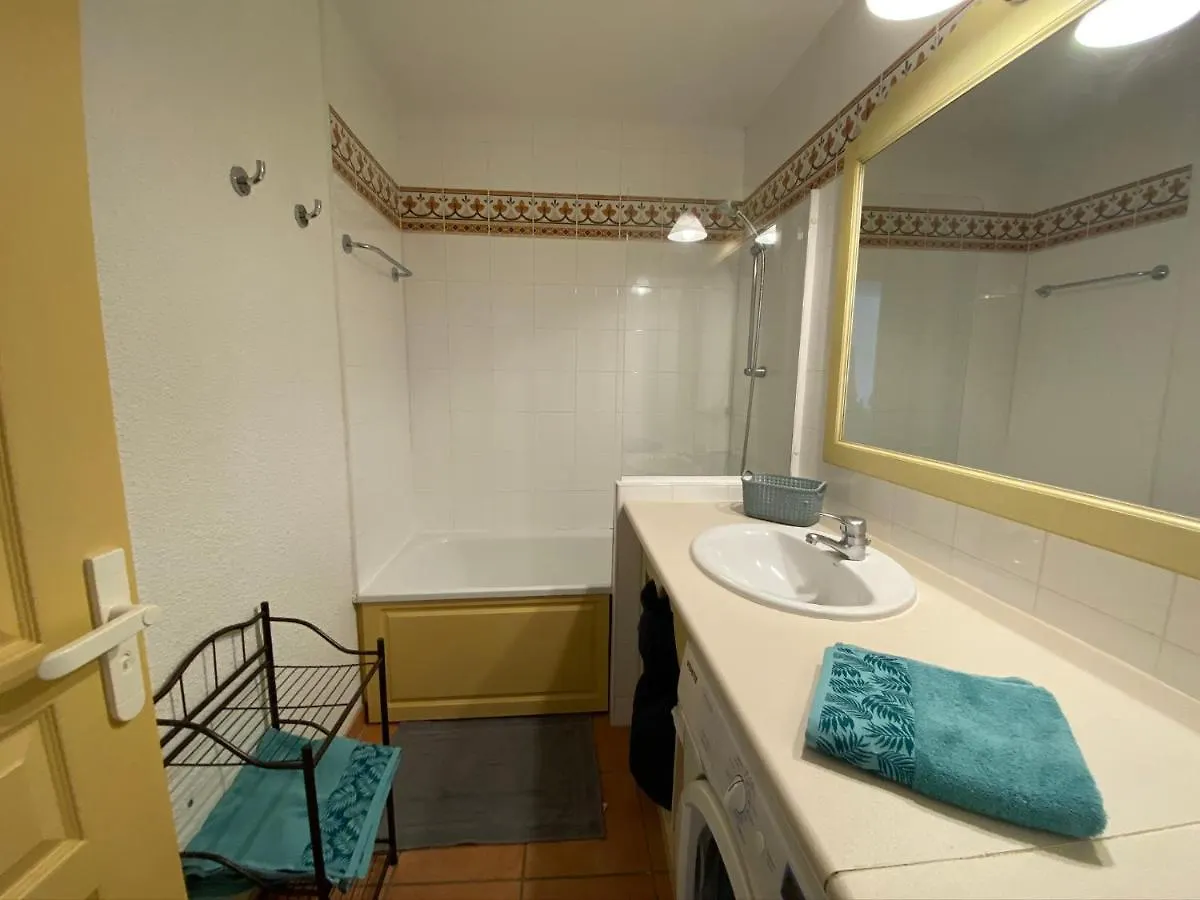 Aux ISSAMBRES Appartement dans résidence avec Piscine Roquebrune-sur Argens