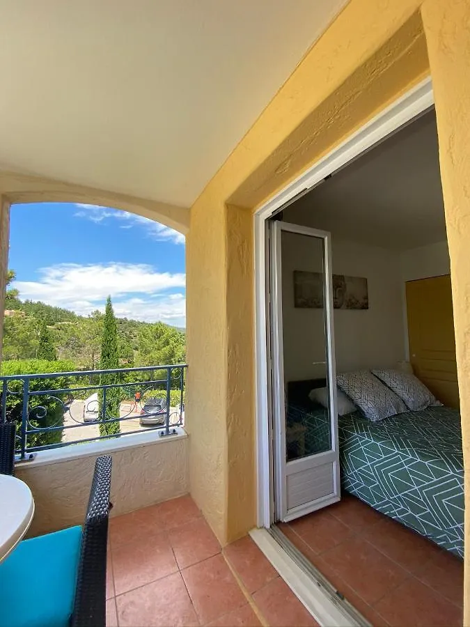 Aux ISSAMBRES Appartement dans résidence avec Piscine Roquebrune-sur Argens France